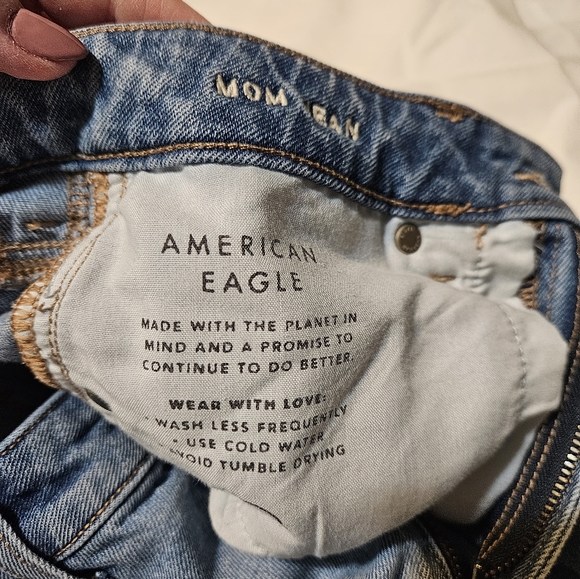 American Eagle Mom blue jeans, size 4 extra short - Picture 6 of 8